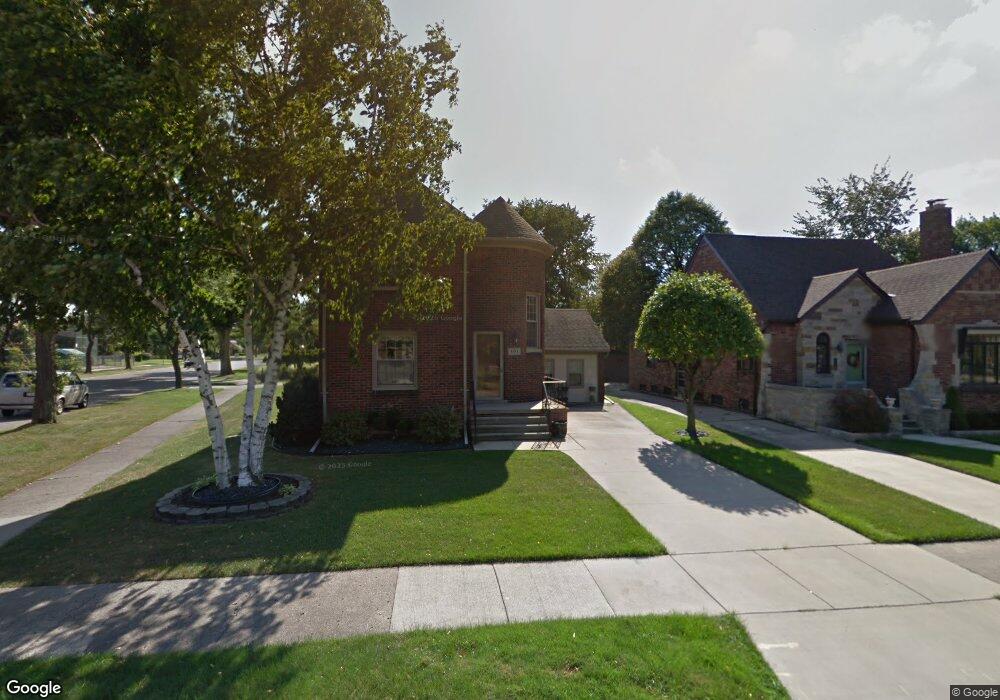 401 Manor St, Grosse Pointe Farms, MI 48236 - photo 1