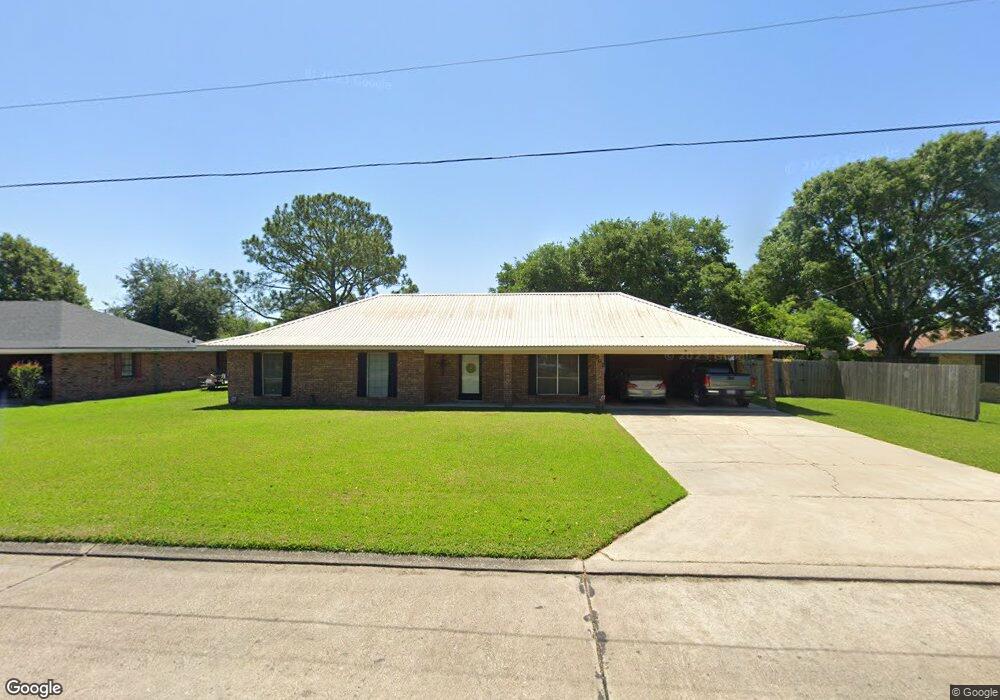 907 Roberta St, New Iberia, LA 70560 - photo 1