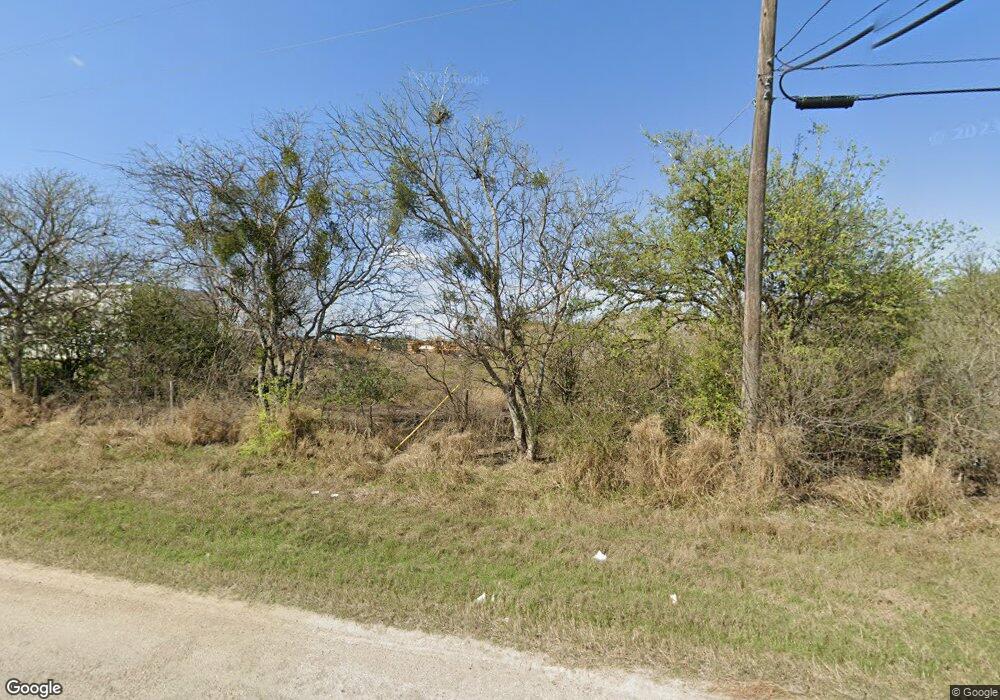 2075 Ellis Rd, Beeville, TX 78102 - photo 1