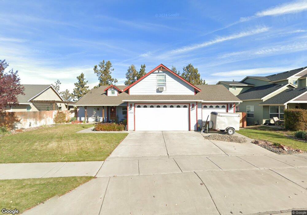 3024 NW 19th St, Redmond, OR 97756 - photo 1