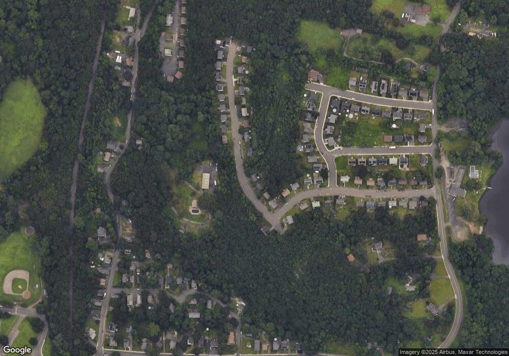 72 Kara Dr, Waterbury, CT 06704 - photo 1