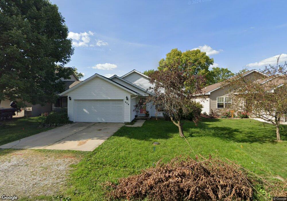 906 E Short St, Tuscola, IL 61953 - photo 1