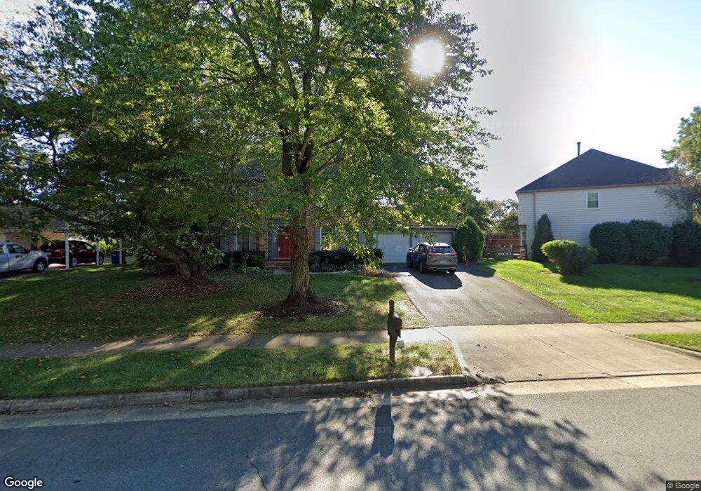 6214 Hidden Canyon Rd, Centreville, VA 20120 - photo 1