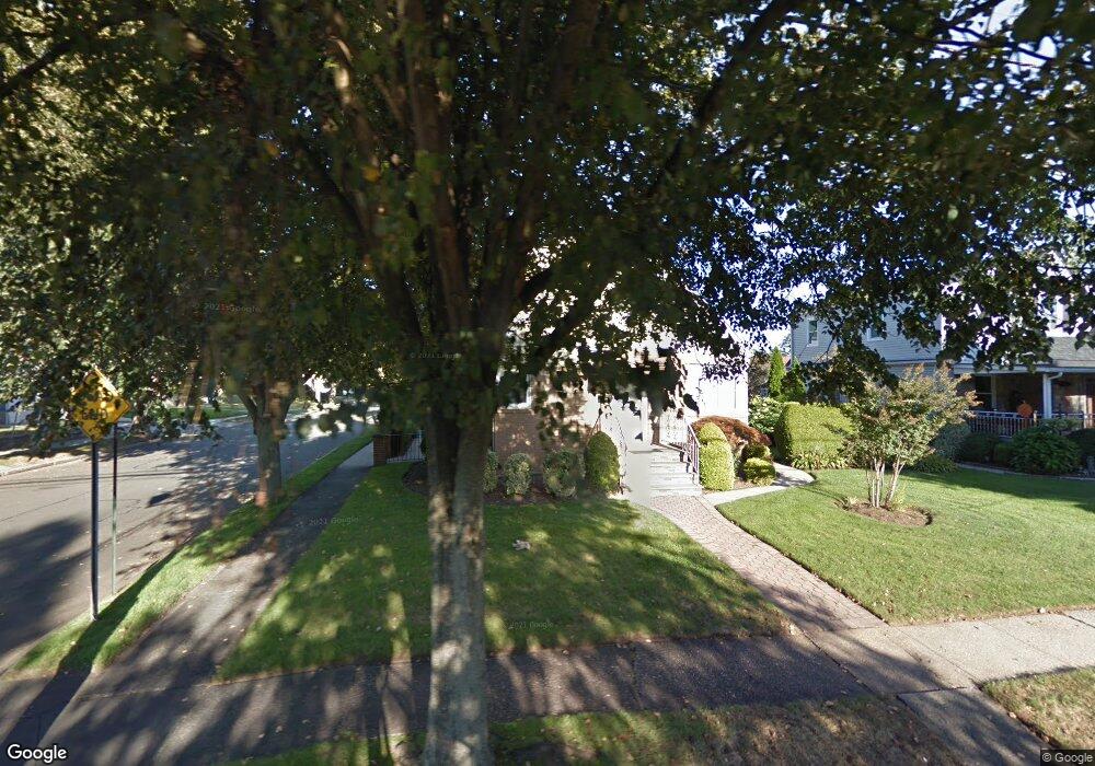 14 Terrace Blvd, New Hyde Park, NY 11040 - photo 1