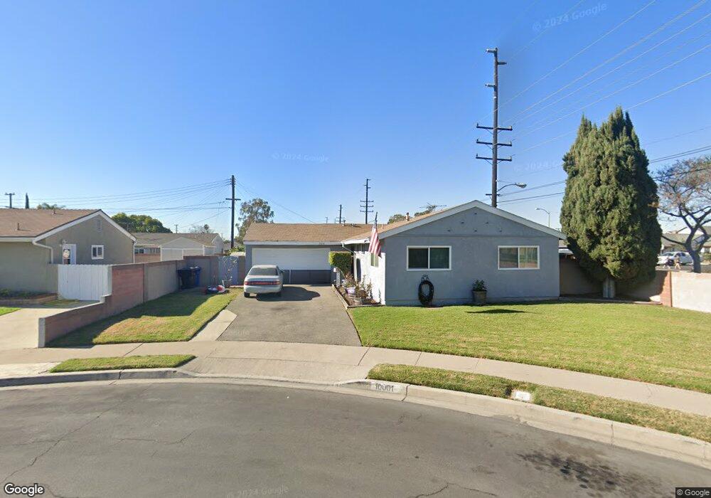 10001 Saint Elizabeth Cir, Cypress, CA 90630 - photo 1