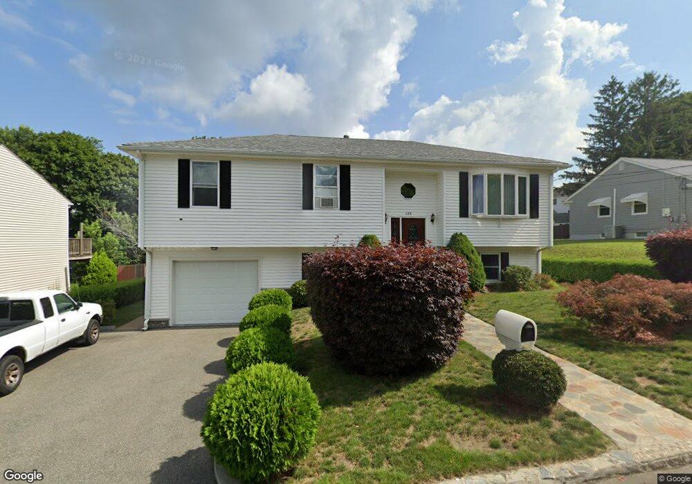 428 Ludlow St, Fall River, MA 02721 - photo 1