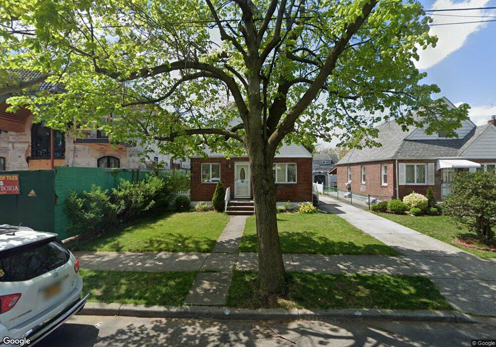 8326 266th St, Glen Oaks, NY 11004 - photo 1