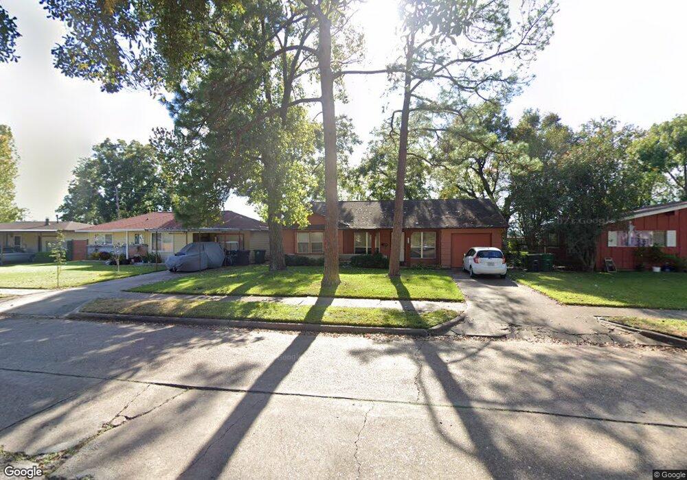 10518 Members Dr, Houston, TX 77089 - photo 1