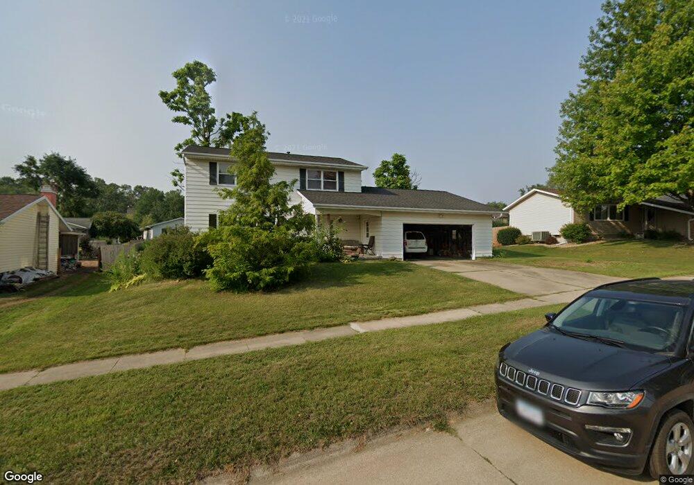 2815 Glen Elm Dr NE, Cedar Rapids, IA 52402 - photo 1