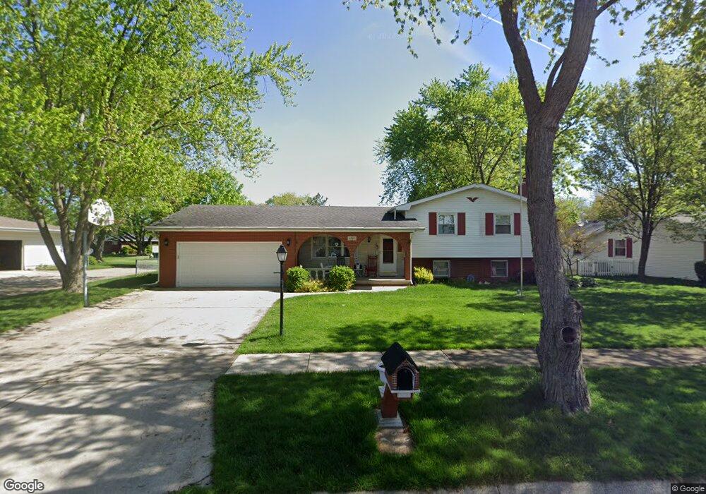 400 Hemlock Ln, Crown Point, IN 46307 - photo 1