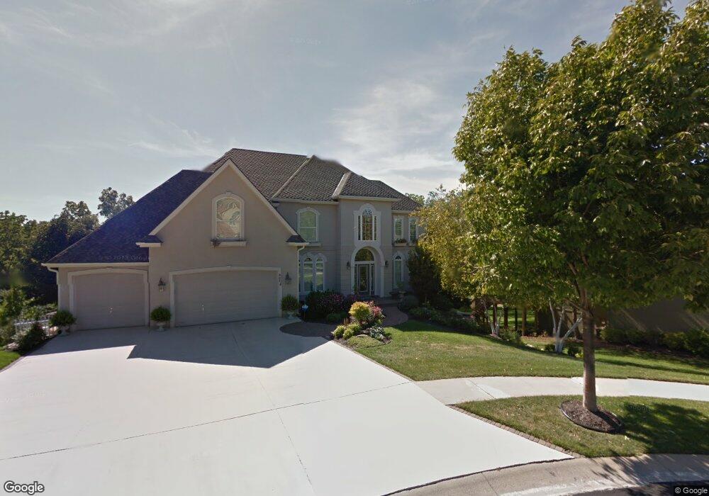 9654 Redbud Ln, Lenexa, KS 66220 - photo 1