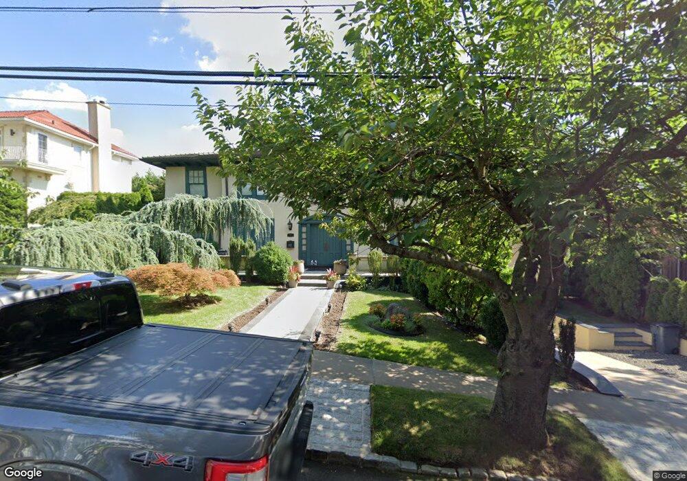 208 Arleigh Rd, Little Neck, NY 11363 - photo 1