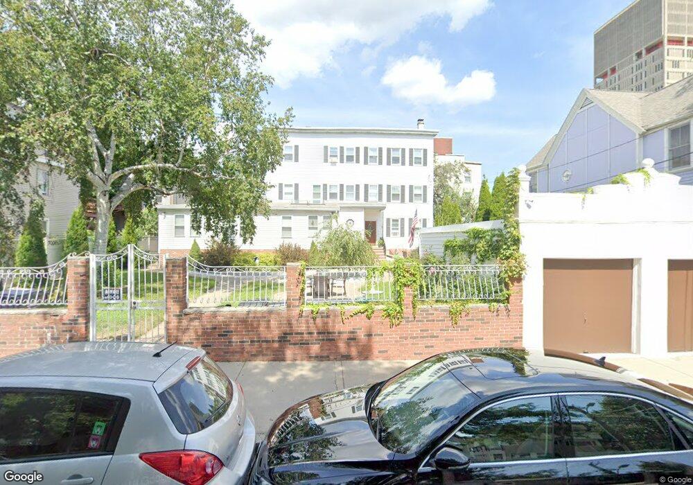 223 Hurley St unit 1, Cambridge, MA 02141 - photo 1