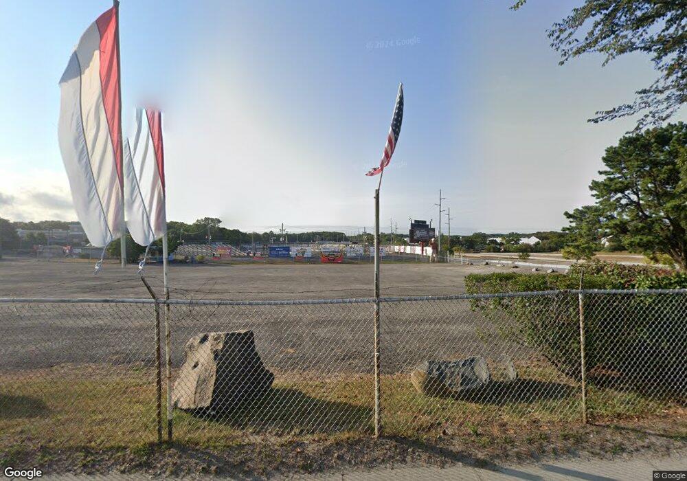 1661 Old Country Rd unit 166, Riverhead, NY 11901 - photo 1