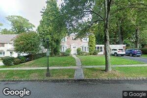 177 Overlook Ave, Great Neck, NY 11021