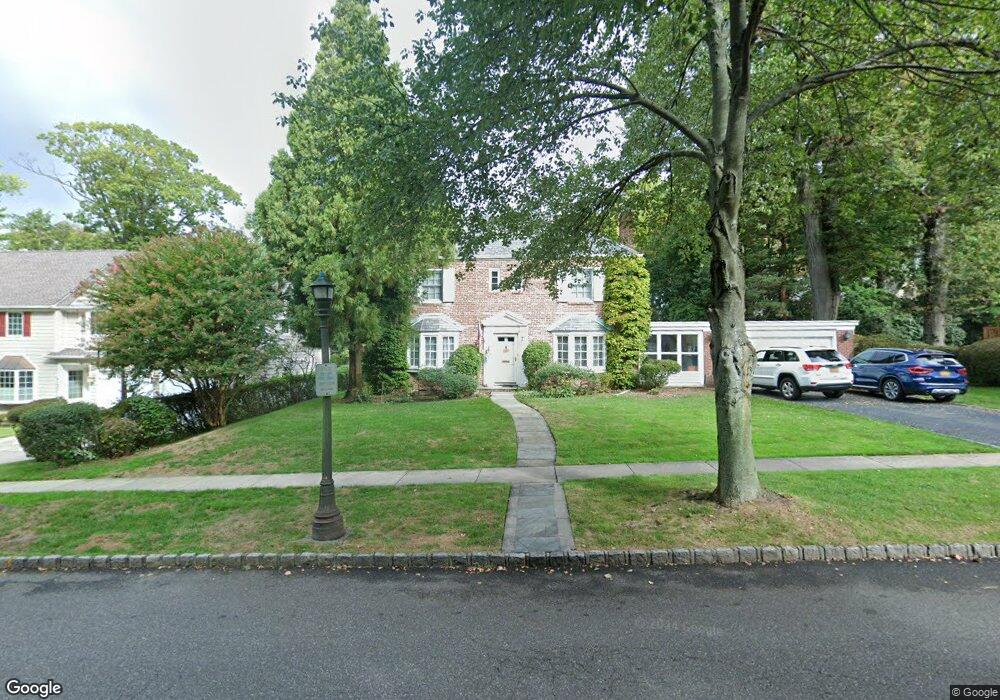 177 Overlook Ave, Great Neck, NY 11021 - photo 1