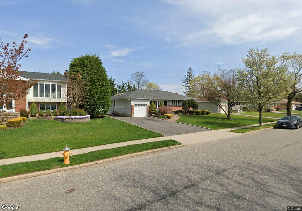 47 Havemeyer Ln, ComMacK, NY 11725 - photo 1