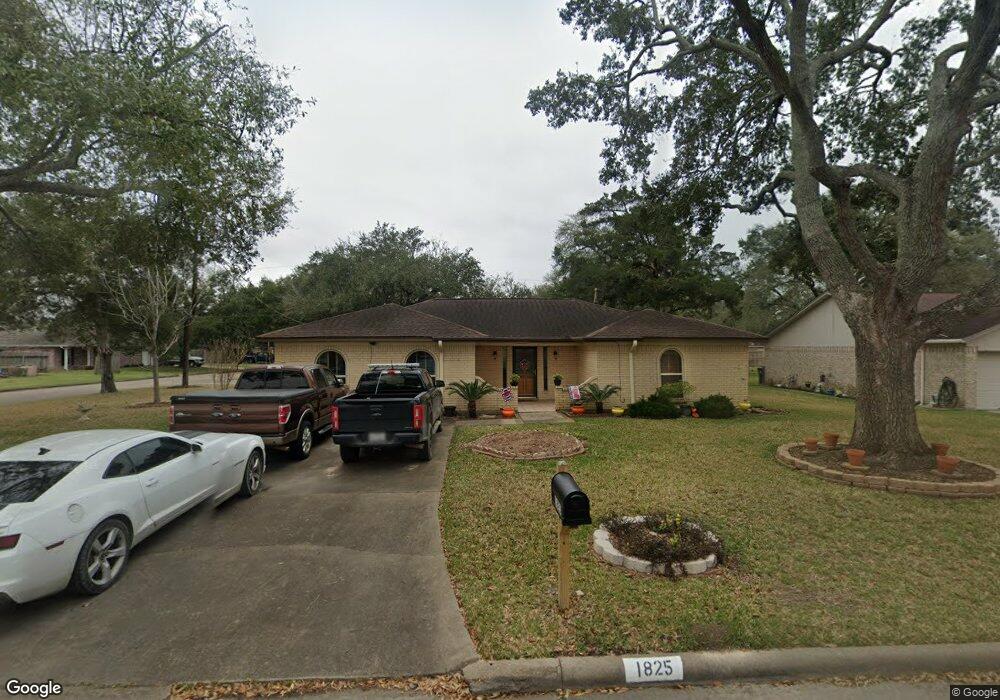 1825 Parkcrest St, Alvin, TX 77511 - photo 1