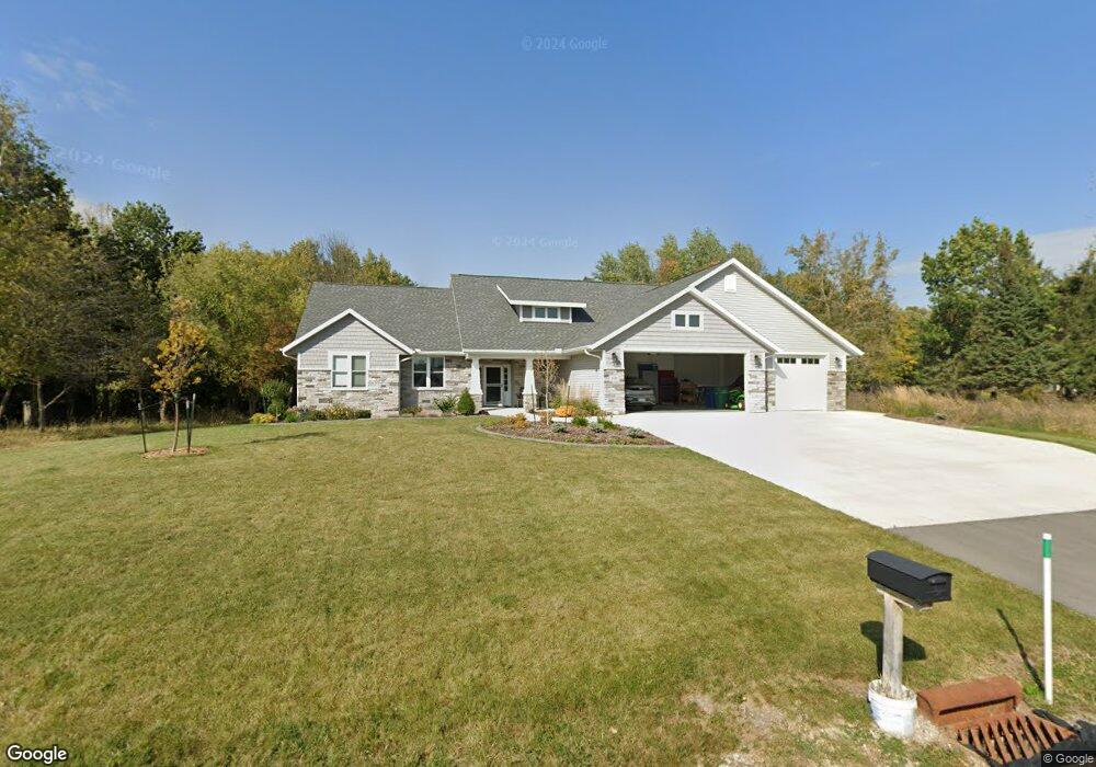 408 Jerelyn Ct, Combined Locks, WI 54113 - photo 1