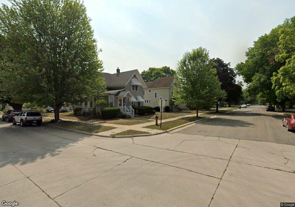 303 1st St SE, Austin, MN 55912 - photo 1