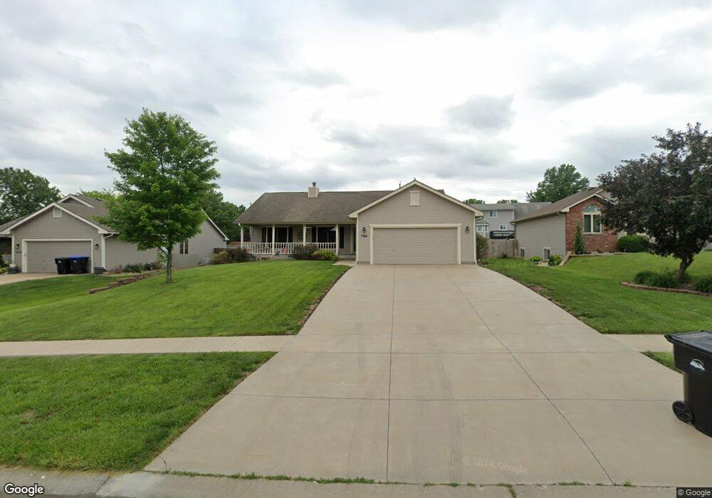 7123 SW Cannock Chase Rd, Topeka, KS 66614 - photo 1