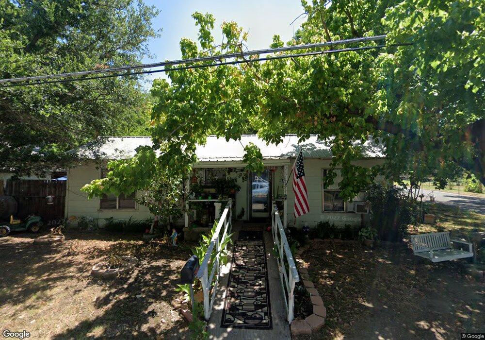 1024 N Taylor St, Gainesville, TX 76240 - photo 1