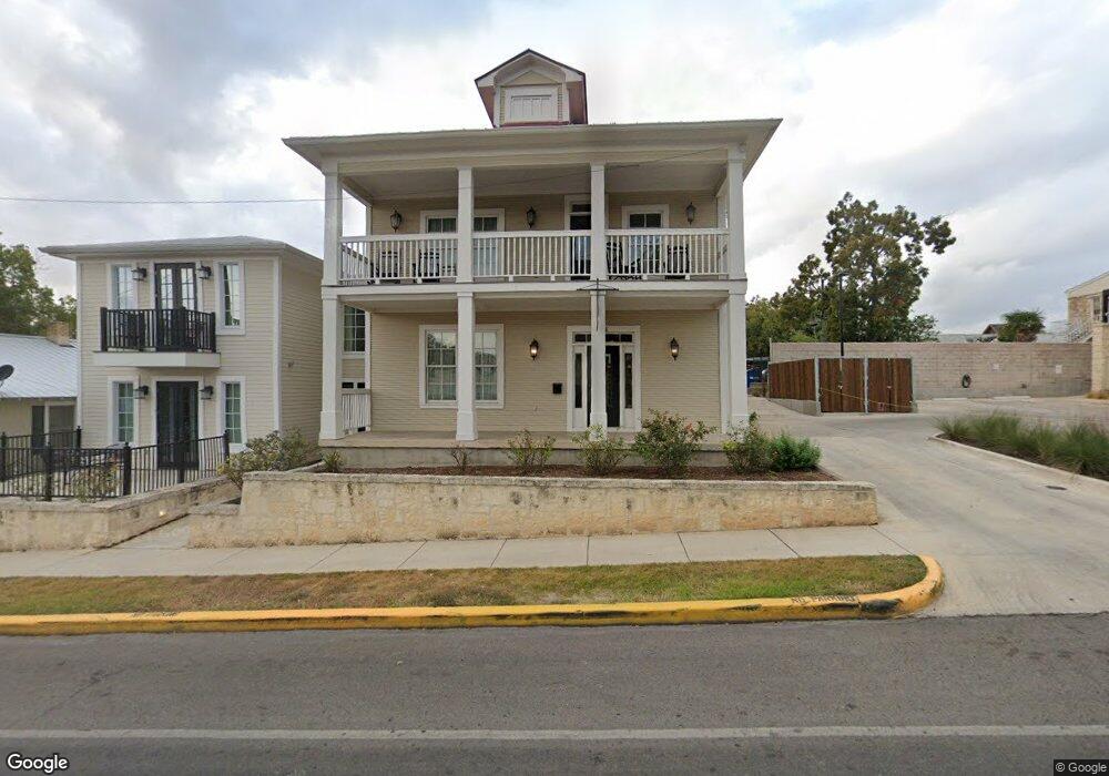 106 S Washington St, Fredericksburg, TX 78624 - photo 1