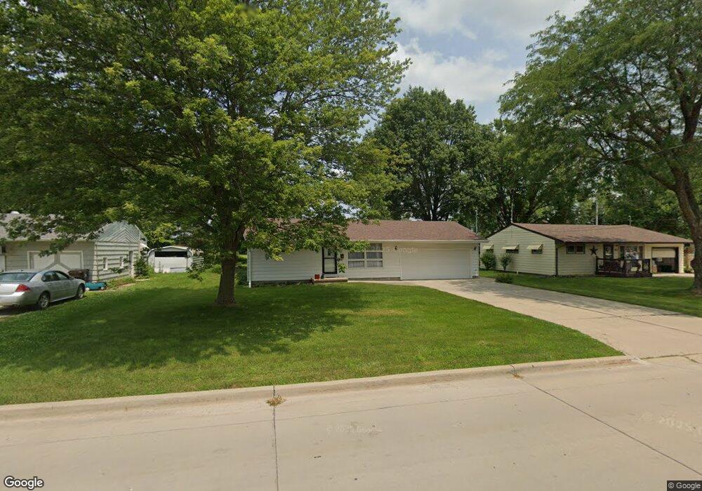 425 E Ayers St, Osceola, IA 50213 - photo 1