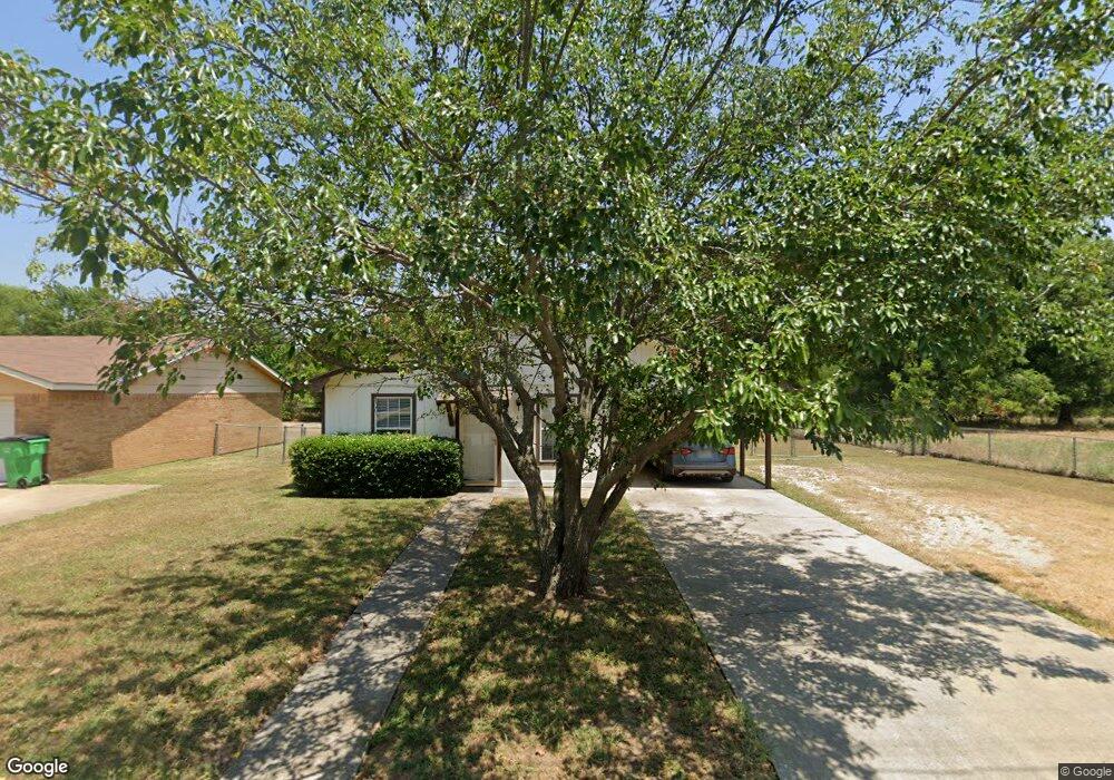 1412 S Howeth St, Gainesville, TX 76240 - photo 1