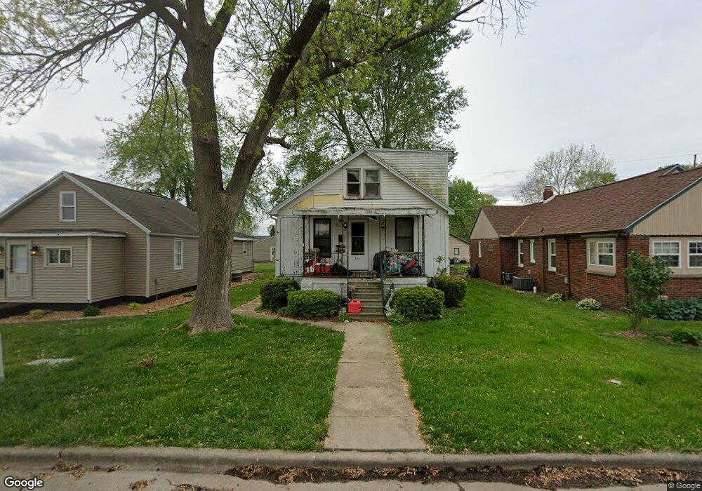 727 Galena St, Lincoln, IL 62656 - photo 1