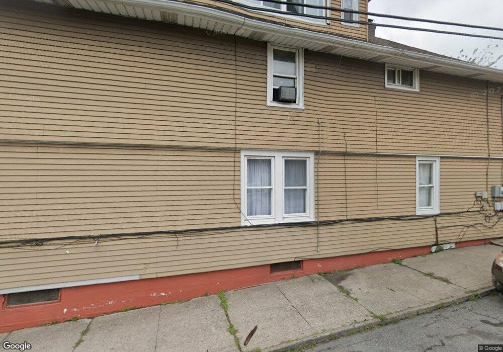 724 N Laurel St, Hazleton, PA 18201 - photo 1