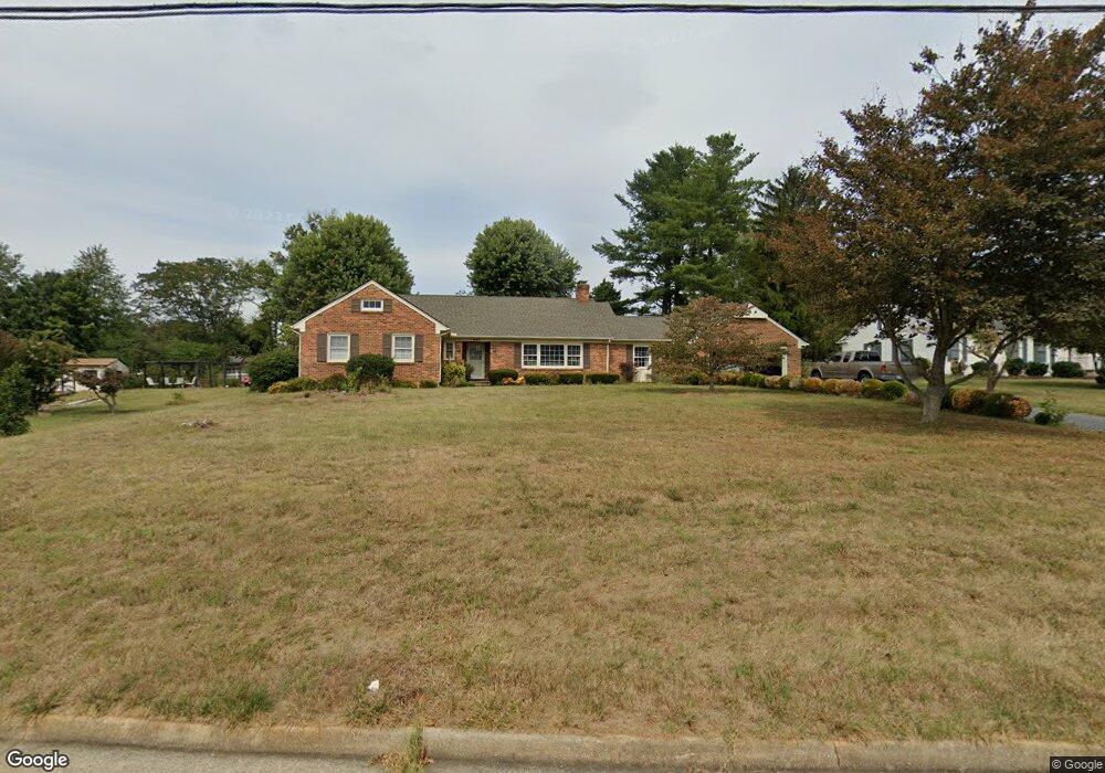 869 Shawnee Rd, Waynesboro, VA 22980 - photo 1