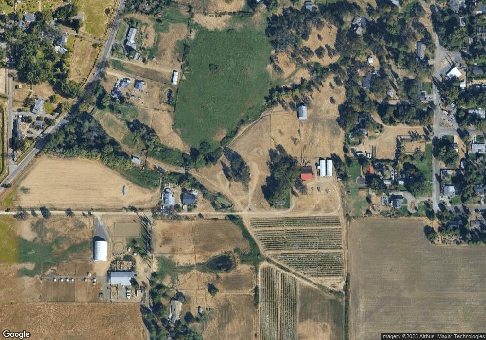 1652 Old Stage Rd, Central Point, OR 97502 - photo 1