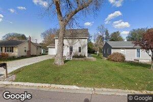 1513 2nd St, Hull, IA 51239