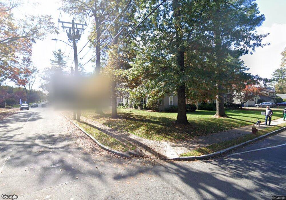 125 Foxcroft Rd, West Hartford, CT 06119 - photo 1