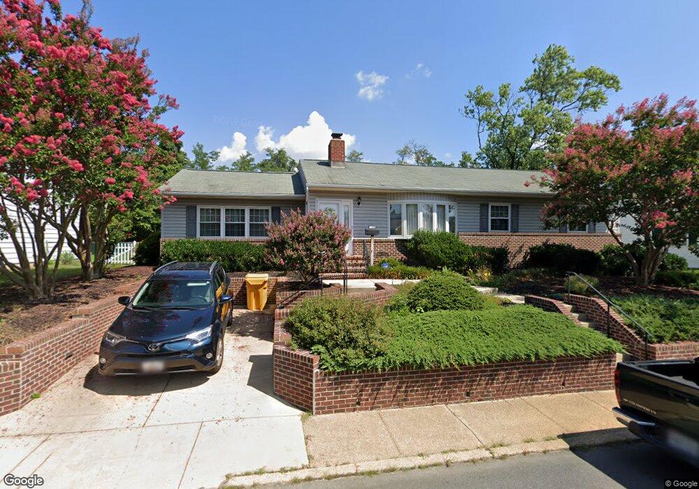 1136 Mchenry Dr, Glen Burnie, MD 21061 - photo 1