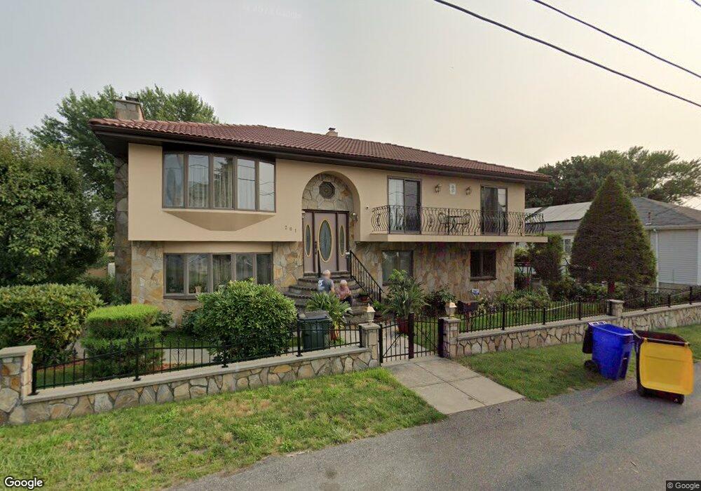 201 Woodman St, Fall River, MA 02724 - photo 1