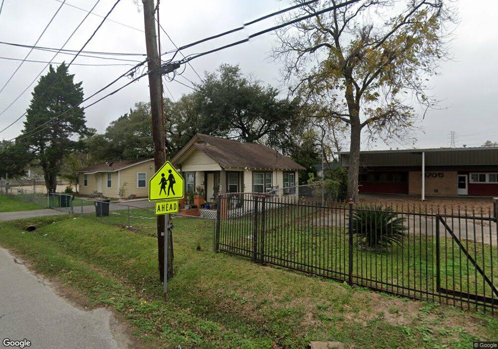 6703 Donlen St, Houston, TX 77022 - photo 1