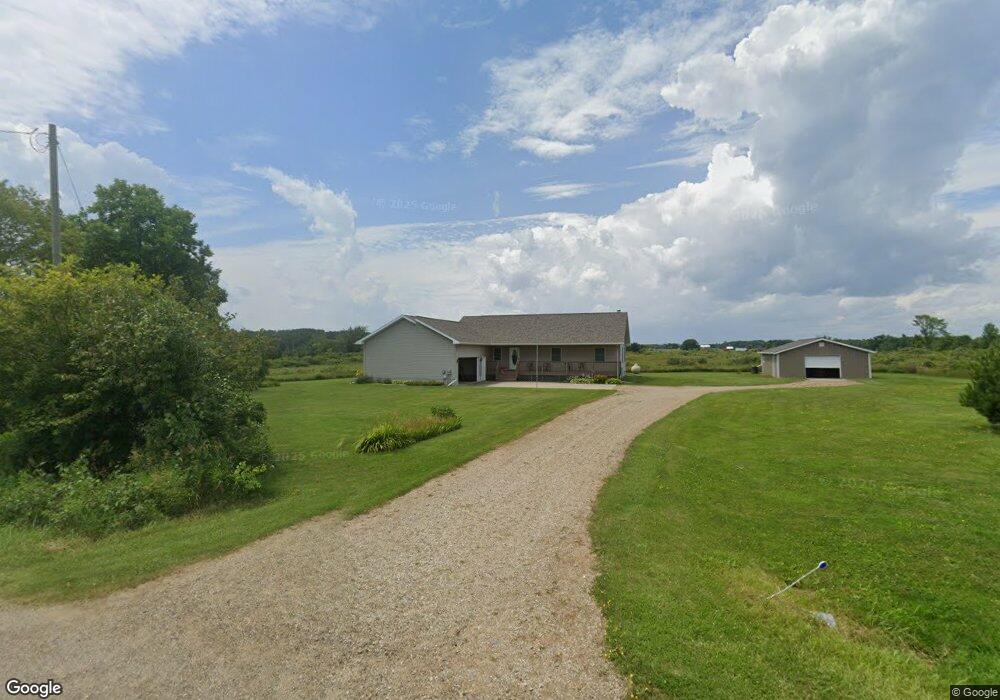 2065 N Hoover Ave, Gladwin, MI 48624 - photo 1