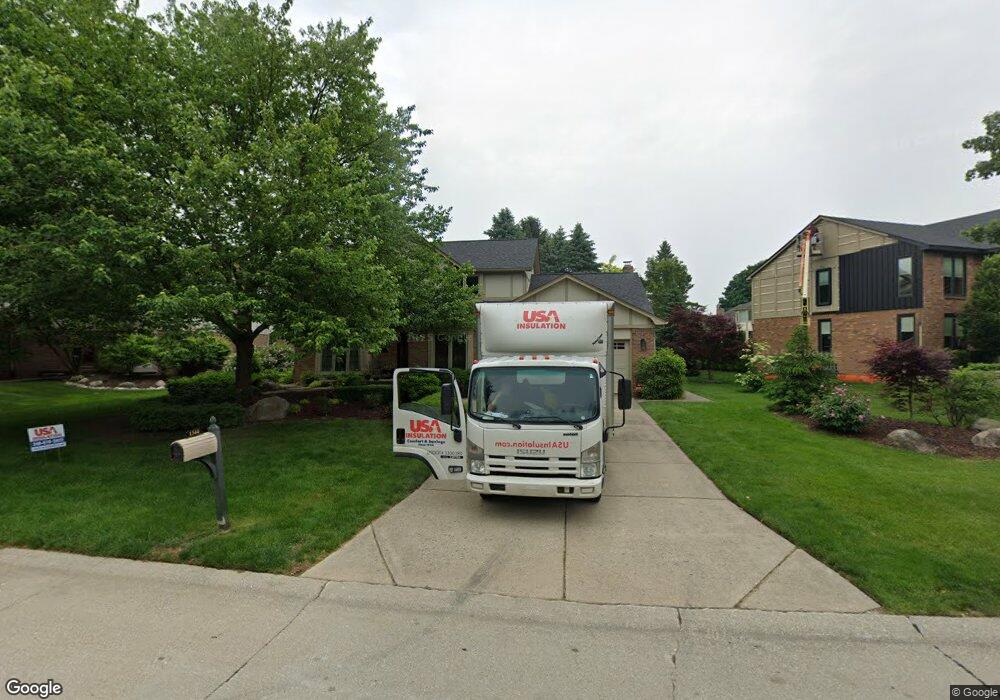 1344 Kingspath Dr, Rochester Hills, MI 48306 - photo 1