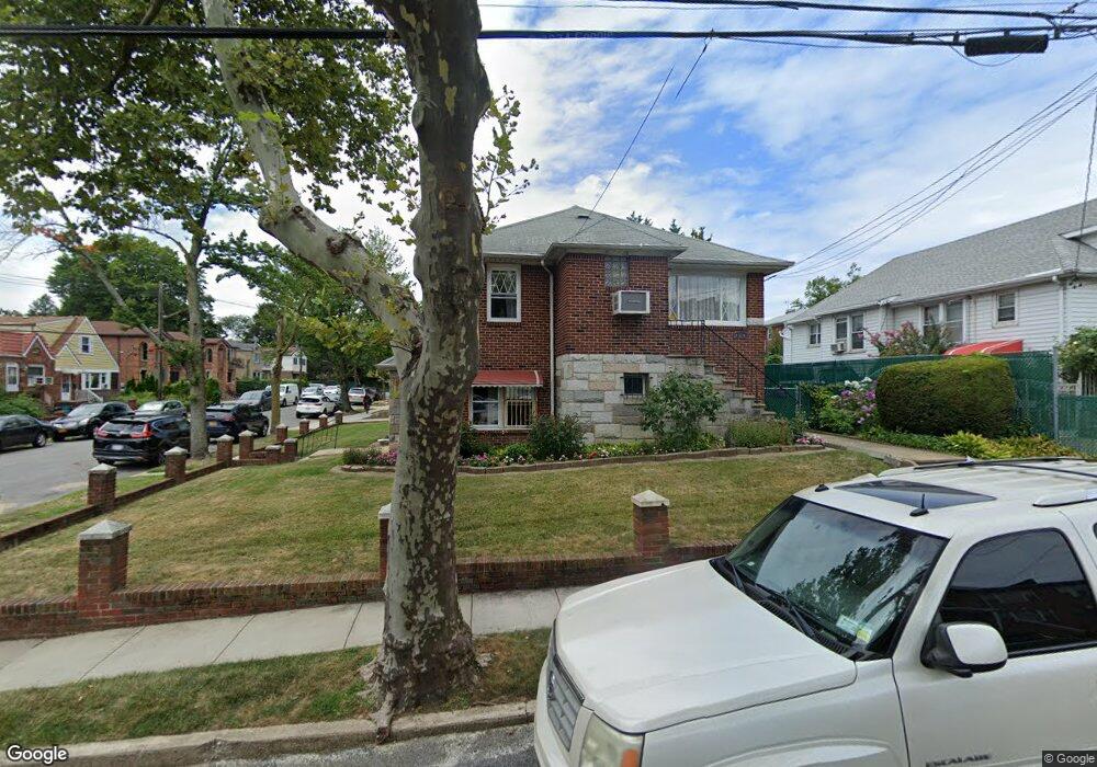6138 136th St, Flushing, NY 11367 - photo 1