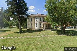 412 3rd St, Hiawatha, KS 66434