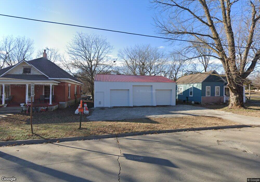 714 N 26th St, Parsons, KS 67357 - photo 1
