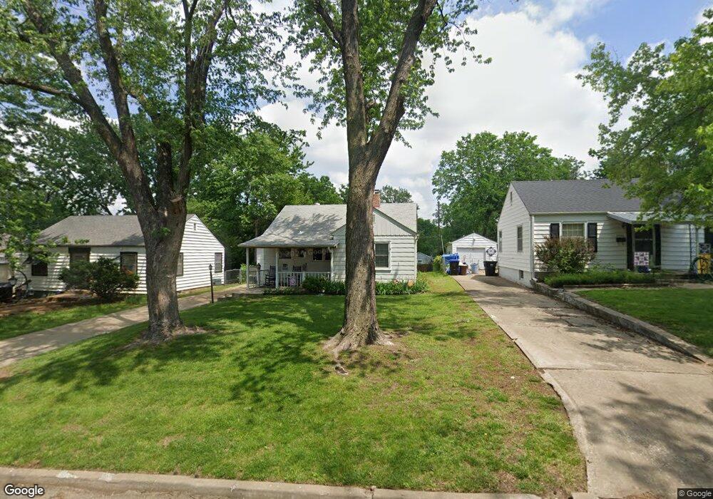 2416 SW Harrison St, Topeka, KS 66611 - photo 1