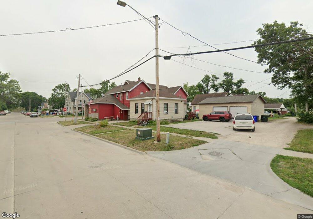 607 4th Ave SW, Cedar Rapids, IA 52404 - photo 1