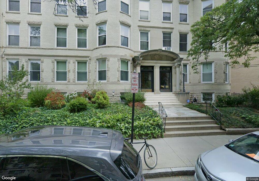 95 Centre St unit 3 $599000-, Brookline, MA 02446 - photo 1