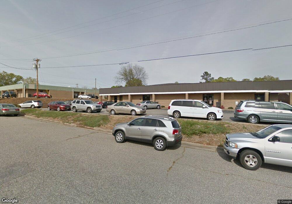 525 Brookdale Dr, Statesville, NC 28677 - photo 1