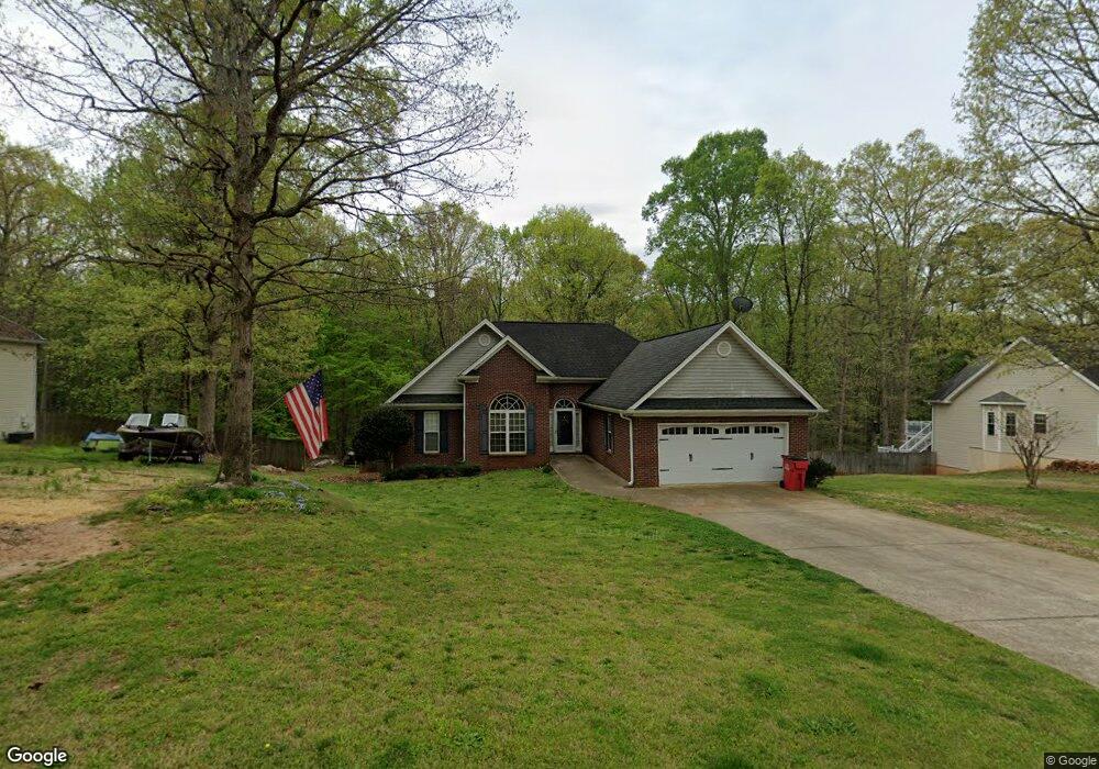 437 Creek View Dr, Hoschton, GA 30548 - photo 1