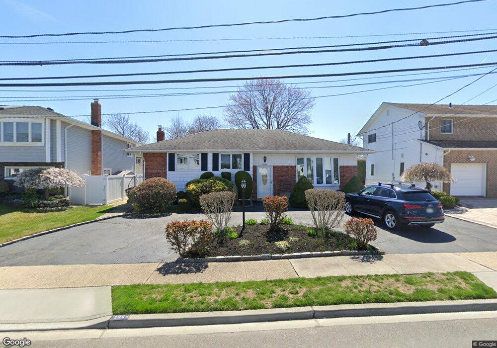 2964 Hampton Ct, Wantagh, NY 11793 - photo 1