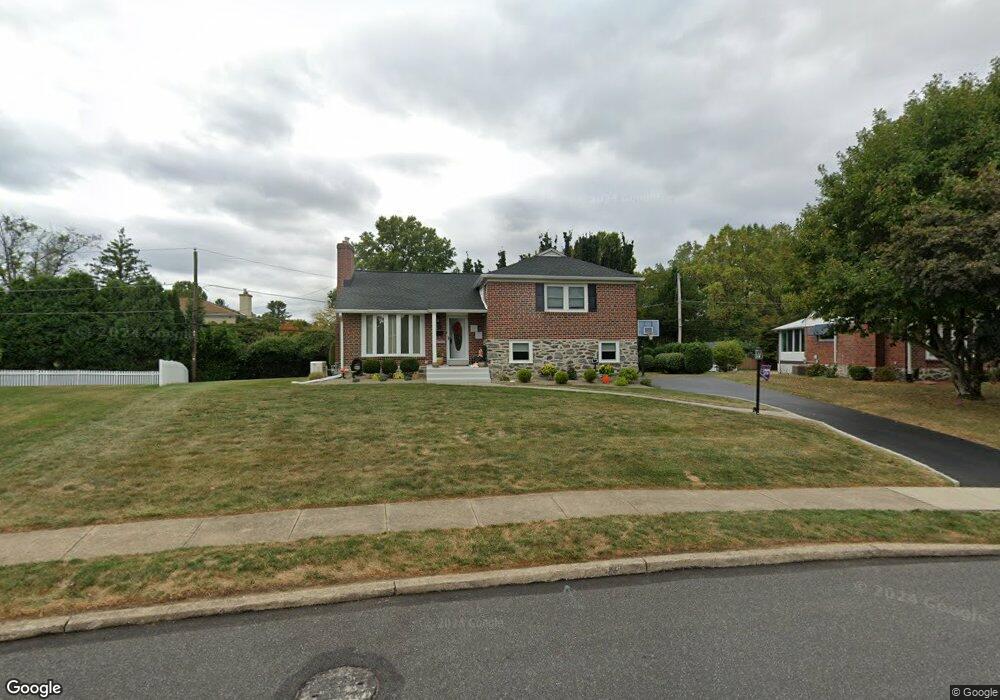 122 Laurel Ln, Broomall, PA 19008 - photo 1